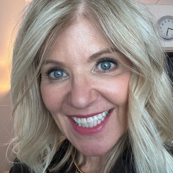 Passion for fashion and beauty. - Picture 1 of 1